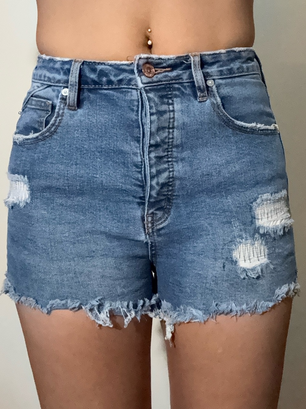 We The Free Curvy Vintage High Rise Raw Hem Short - size 28